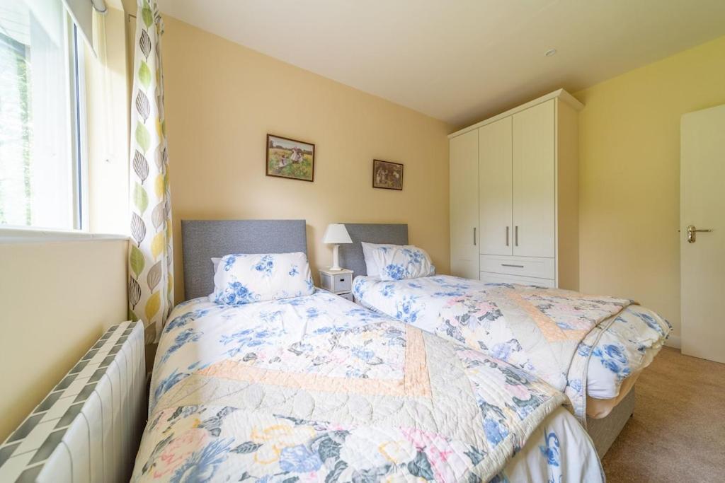 2 Bed Waterfront Property - Close To Courtmacsherry คอร์ก ภายนอก รูปภาพ
