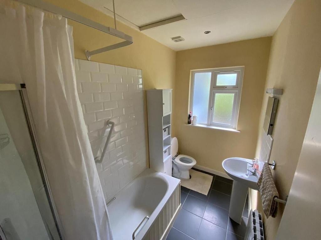 2 Bed Waterfront Property - Close To Courtmacsherry คอร์ก ภายนอก รูปภาพ